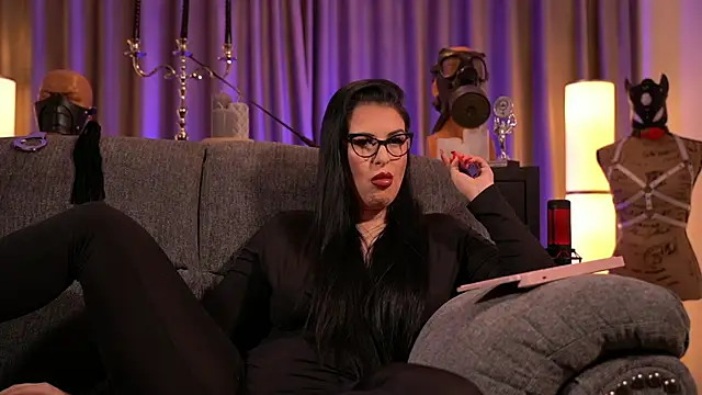 Snapshot of kelly_kent chatting on 01.08.25 kelly kent online show from 01.08.25