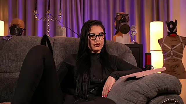 Snapshot of kelly_kent chatting on 01.11.25 kelly kent online show from 01.11.25