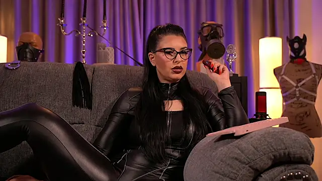 Snapshot of kelly_kent chatting on 01.12.25 kelly kent online show from 01.12.25