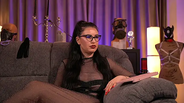 Snapshot of kelly_kent chatting on 01.19.25 kelly kent online show from 01.19.25