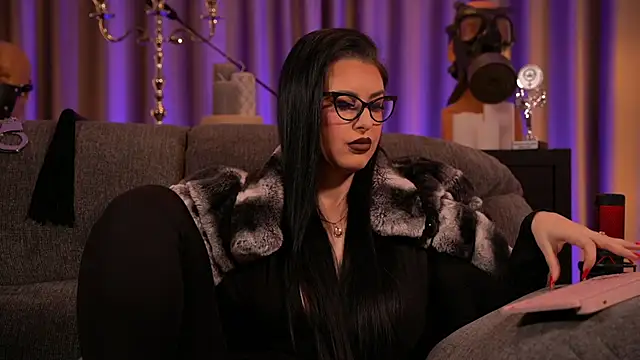 Snapshot of kelly_kent chatting on 02.09.25 kelly kent online show from 02.09.25