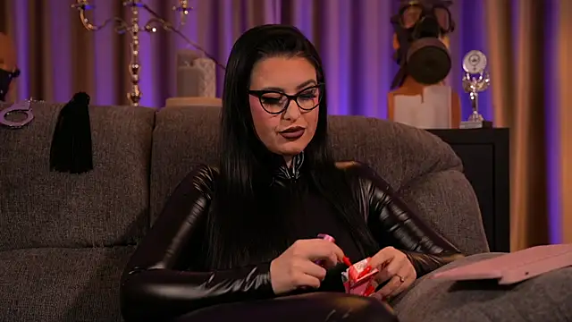 Snapshot of kelly_kent chatting on 02.22.25 kelly kent online show from 02.22.25