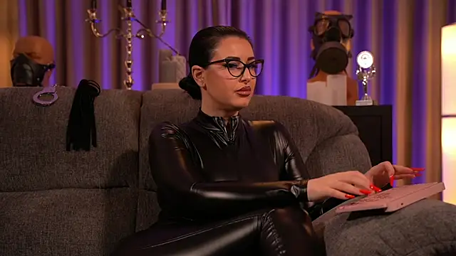 Snapshot of kelly_kent chatting on 03.01.25 kelly kent online show from 03.01.25