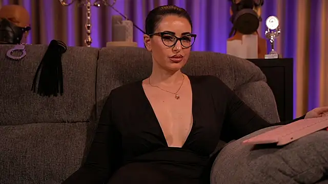 Snapshot of kelly_kent chatting on 03.04.25 kelly kent online show from 03.04.25