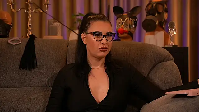 Snapshot of kelly_kent chatting on 09.11.25 kelly kent online show from 09.11.25