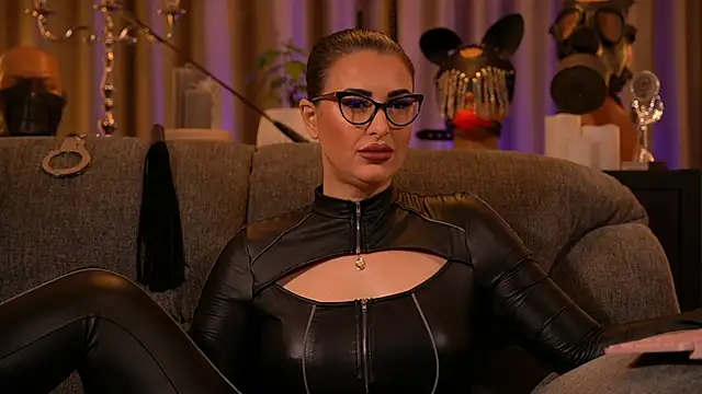 Snapshot of kelly_kent chatting on 10.17.25 kelly kent online show from 10.17.25