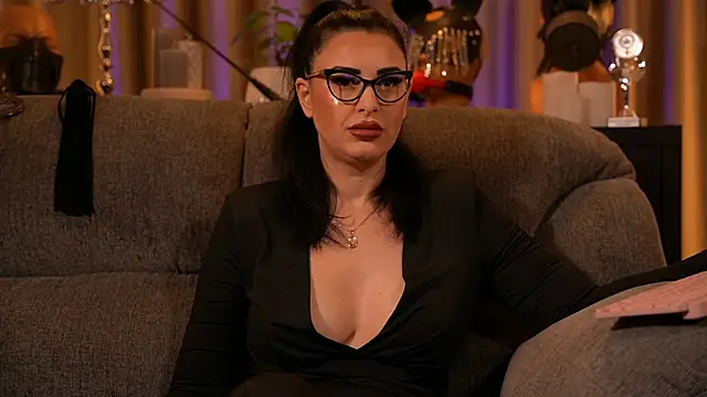 Snapshot of kelly_kent chatting on 10.27.25 kelly kent online show from 10.27.25