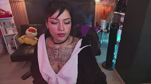 Scarlett collins02 online show from 12.19.24