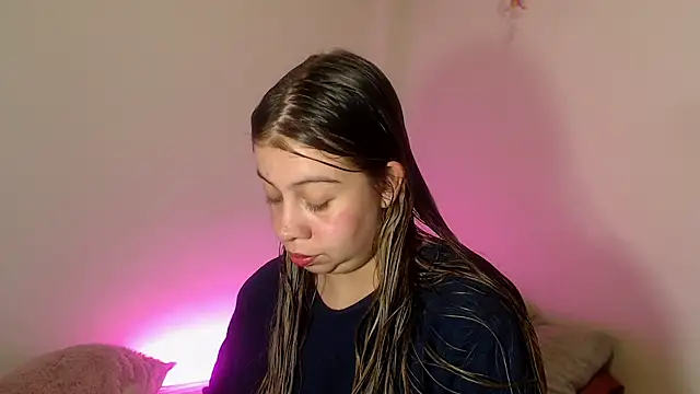 Snapshot of SweetSofty chatting on 01.12.25 SweetSofty online show from 01.12.25