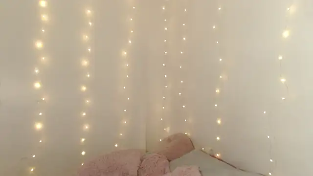 Snapshot of SweetSofty chatting on 09.26.25 SweetSofty online show from 09.26.25