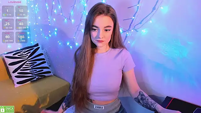 Snapshot of xwiuiwx chatting on 02.05.25 xwiuiwx online show from 02.05.25