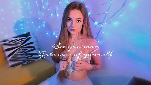 Snapshot of xwiuiwx chatting on 02.21.25 xwiuiwx online show from 02.21.25