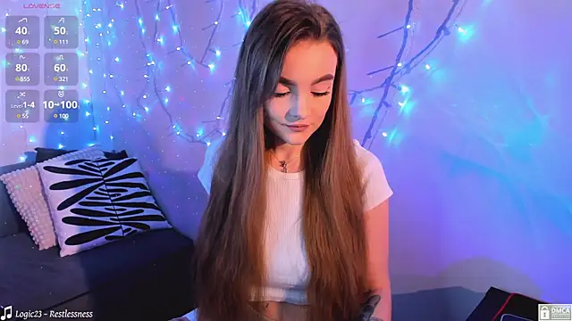 Snapshot of xwiuiwx chatting on 02.22.25 xwiuiwx online show from 02.22.25