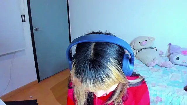 Akane-Mou online show from 12.24.24