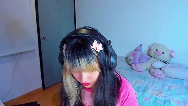 Akane-Mou online show from 01.18.25