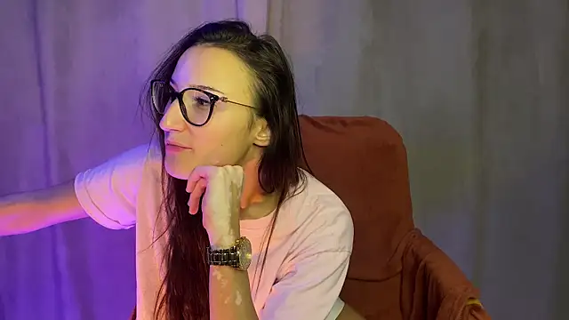 Snapshot of spottyyy chatting on 02.12.25 spottyyy online show from 02.12.25