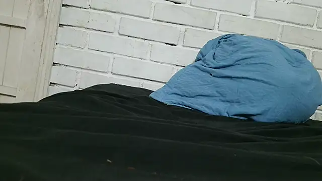 valeriaswang Lucas online show from 10.17.25