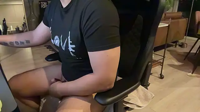 HungandThickLatin online show from 01.24.25