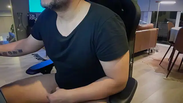 HungandThickLatin online show from 01.27.25