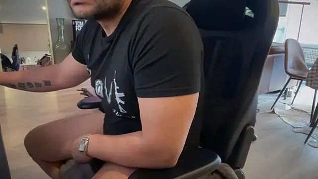 HungandThickLatin online show from 02.15.25