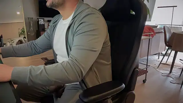 HungandThickLatin online show from 03.12.25