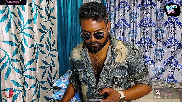 Snapshot of BLACK---MAMBA chatting on 01.02.25 BLACK---MAMBA online show from 01.02.25