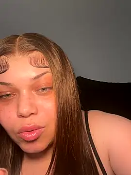 Snapshot of JuicyJasmineee chatting on 10.19.25 JuicyJasmineee online show from 10.19.25