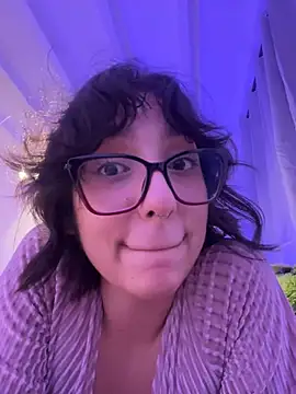 Snapshot of aurora_xoxo chatting on 12.21.24 aurora xoxo online show from 12.21.24