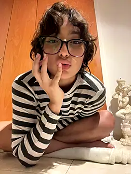 Snapshot of aurora_xoxo chatting on 09.20.25 aurora xoxo online show from 09.20.25