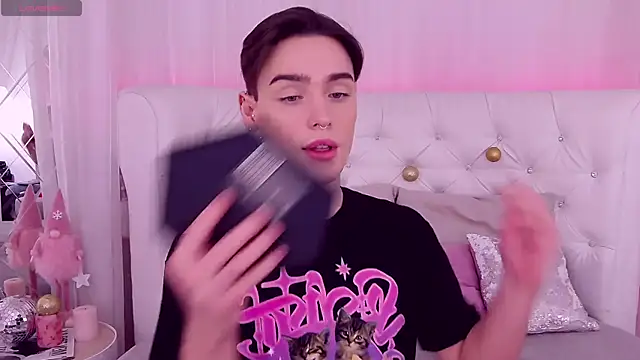 RobbyCharming online show from 12.22.24