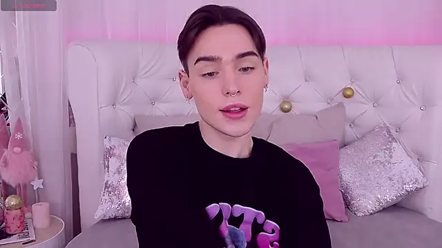 RobbyCharming online show from 12.23.24