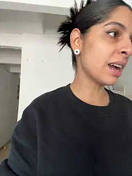 charlotte stevenss  online show from 10.29.25