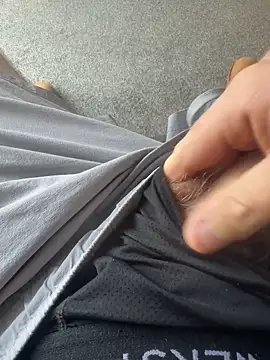 Averagematt1991 online show from 09.30.25