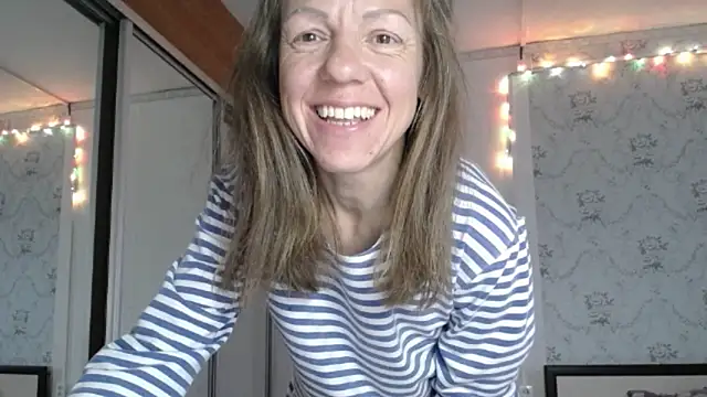 Snapshot of Popppka chatting on 05.30.26 Popppka online show from 05.30.26