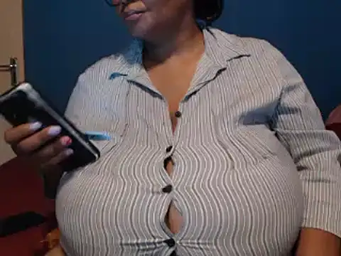 CUTEFIRMMELONSS online show from 12.26.24