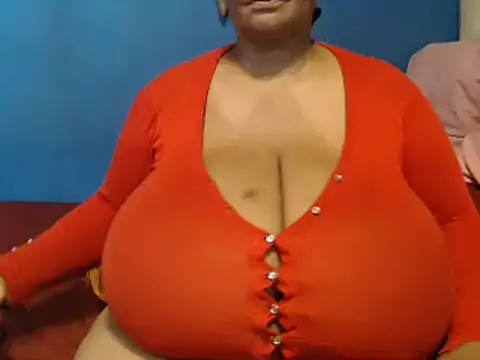 CUTEFIRMMELONSS online show from 12.31.24