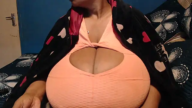 CUTEFIRMMELONSS online show from 09.18.25