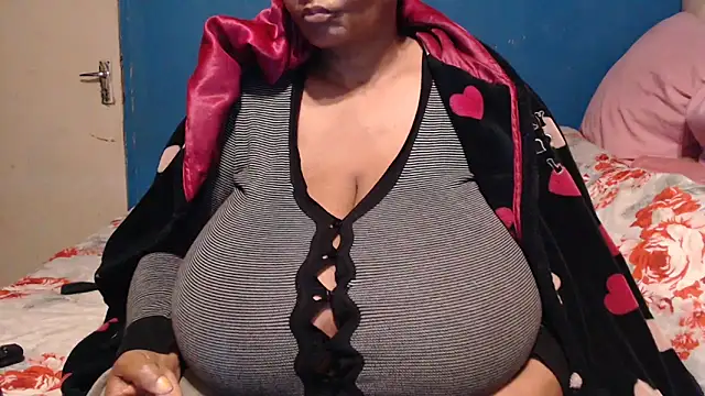 CUTEFIRMMELONSS online show from 09.29.25