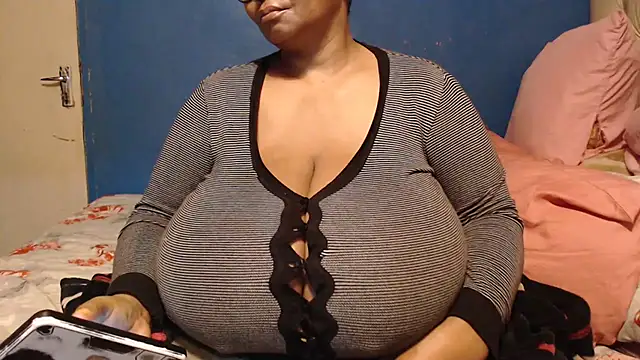 CUTEFIRMMELONSS online show from 10.01.25