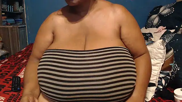 CUTEFIRMMELONSS online show from 02.28.26