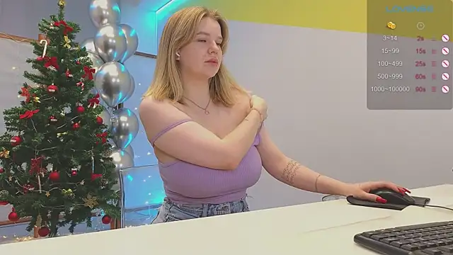 Snapshot of LovlyBambi chatting on 12.29.24 LovlyBambi online show from 12.29.24
