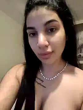 Snapshot of Samira30 chatting on 01.18.25 Samira30 online show from 01.18.25