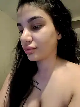 Snapshot of Samira30 chatting on 02.10.25 Samira30 online show from 02.10.25