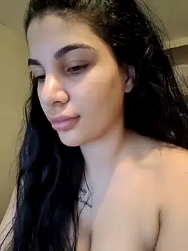 Snapshot of Samira30 chatting on 02.24.25 Samira30 online show from 02.24.25