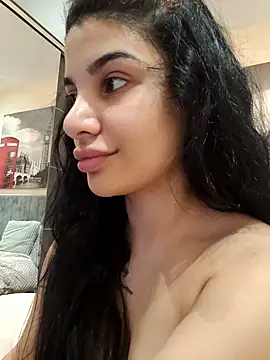 Snapshot of Samira30 chatting on 03.07.25 Samira30 online show from 03.07.25