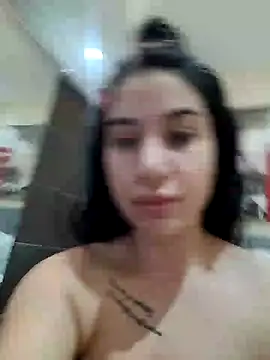 Snapshot of Samira30 chatting on 03.19.25 Samira30 online show from 03.19.25