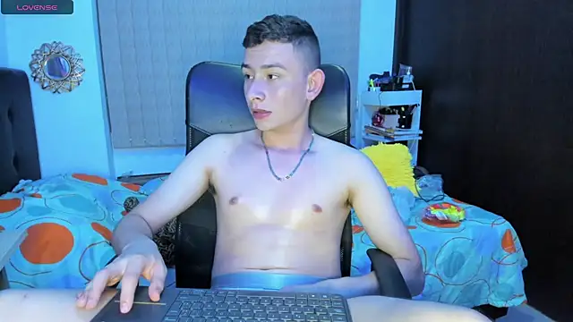 Snapshot of Christ_Miller3 chatting on 02.22.25 Christ Miller3 online show from 02.22.25