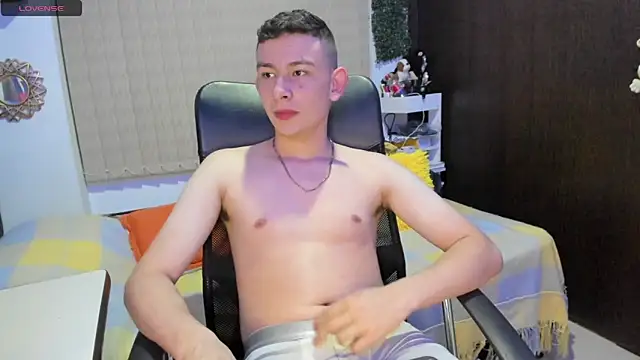 Snapshot of Christ_Miller3 chatting on 03.15.25 Christ Miller3 online show from 03.15.25