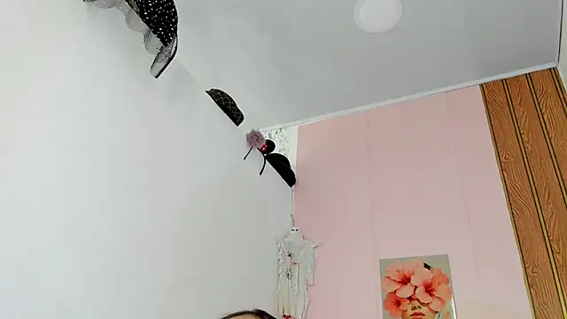 Snapshot of MarianaManzur chatting on 04.16.26 MarianaManzur online show from 04.16.26
