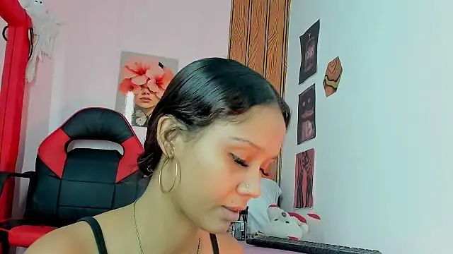 Snapshot of MarianaManzur chatting on 05.31.26 MarianaManzur online show from 05.31.26